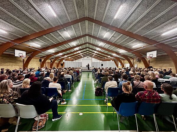 Stærkt netværk: 330 midtfynske friskolefolk samlet på fælles pædagogisk dag